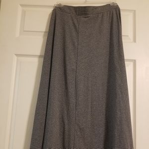 NWT Simply Emma Long Skirt